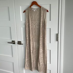 Chelsea & Theodore Long crochet Vest, size medium. Color tan.
